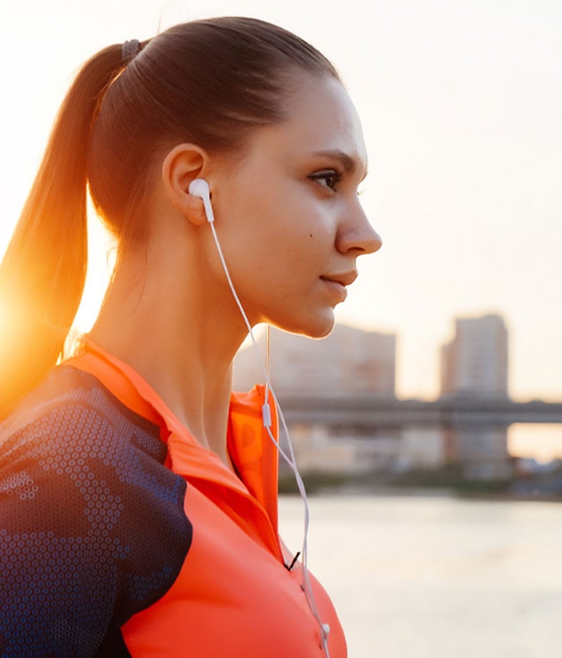 Card_Vitality_Desktop_Fit_Woman