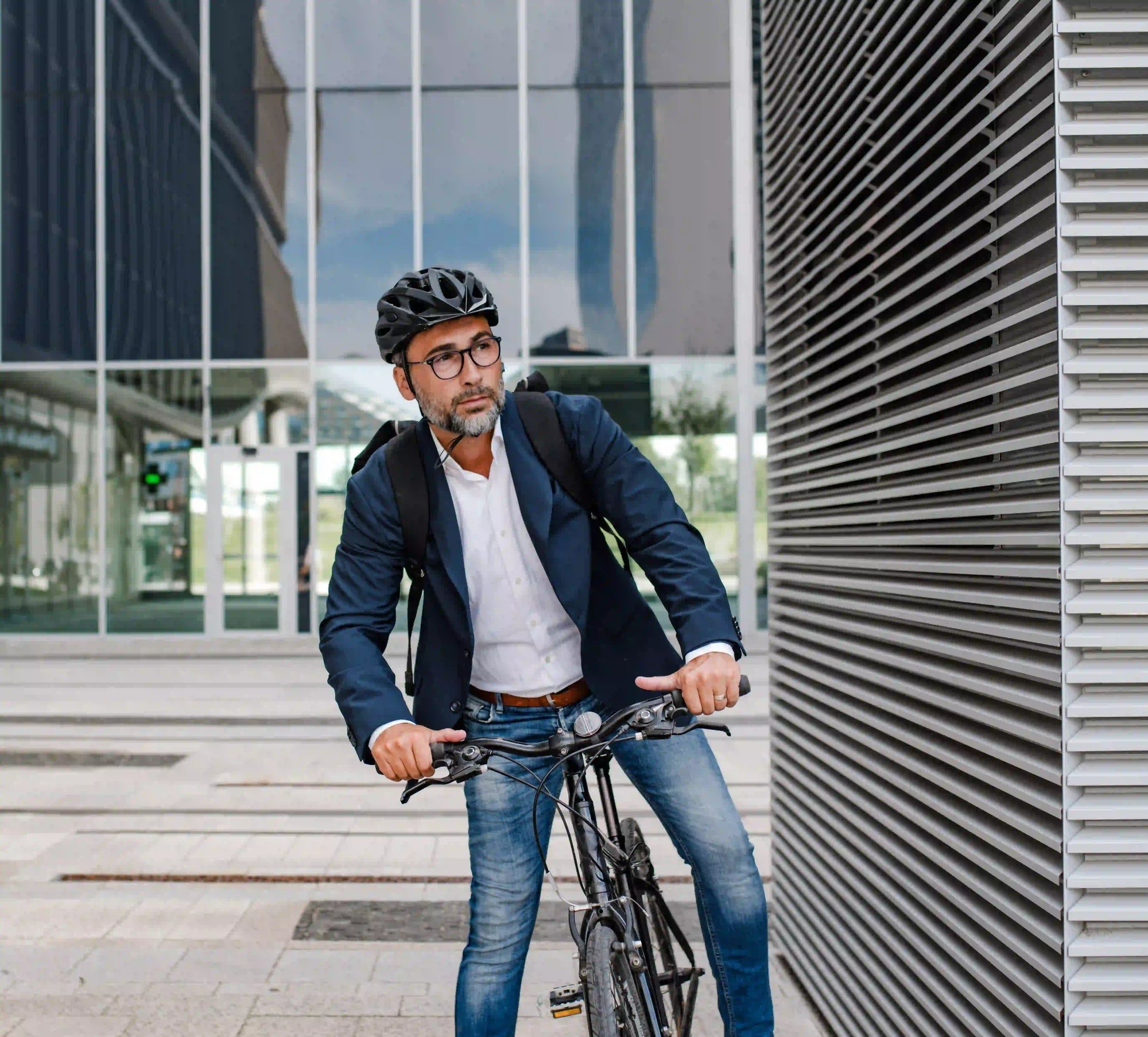 senhor-a-andar-de-bicicleta-ap-mobility